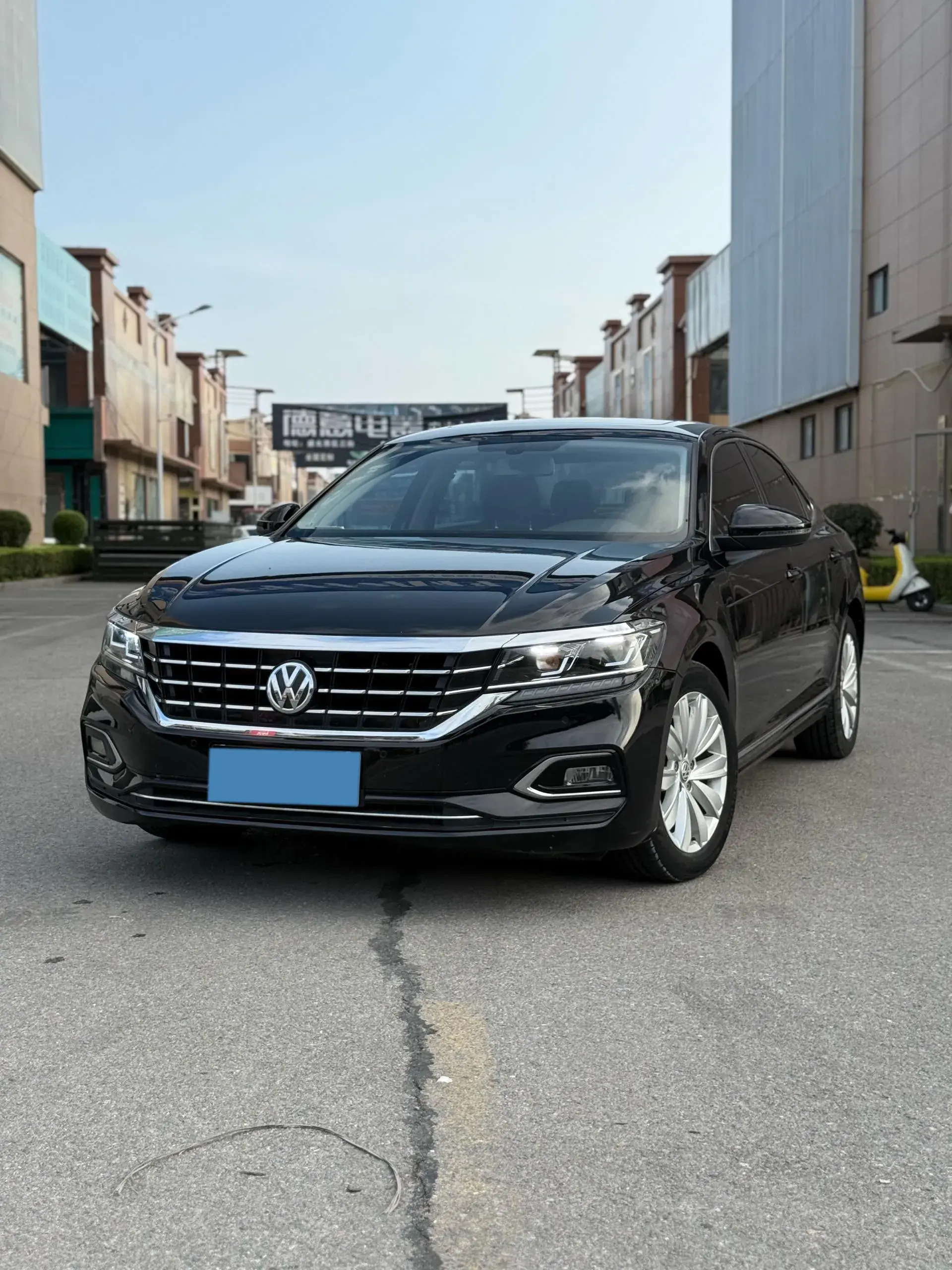 2019 VOLKSWAGEN PASSAT thumbnail 2