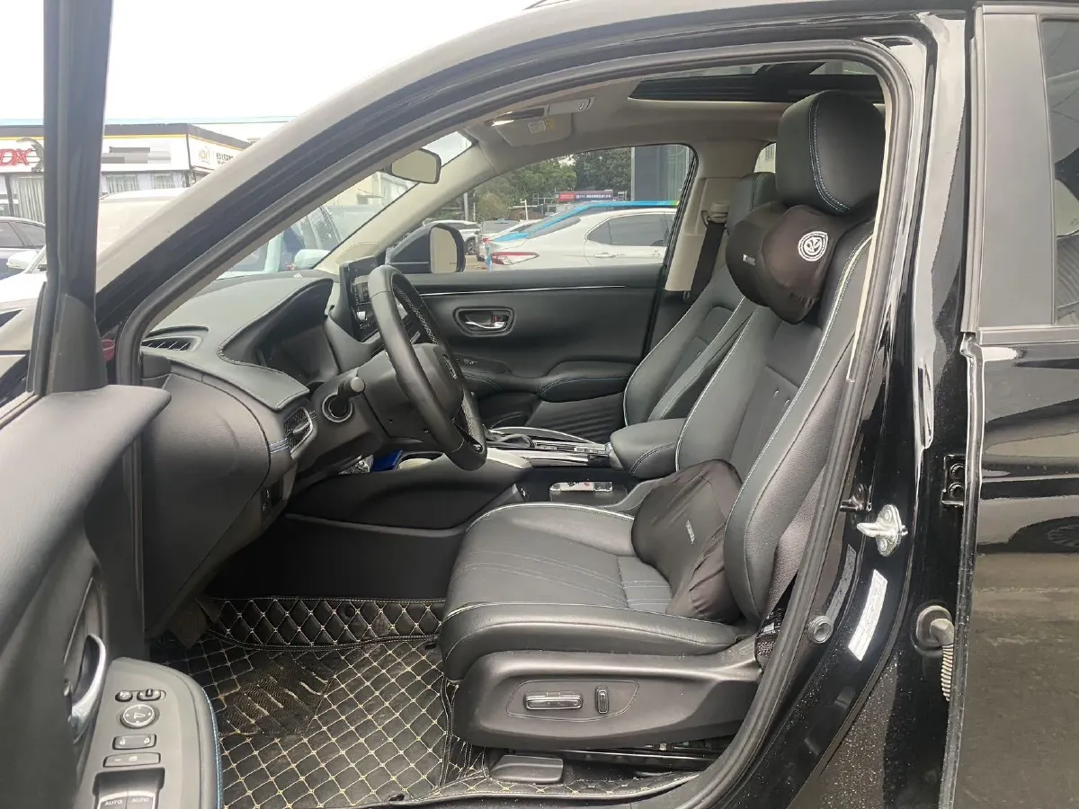 2024 Honda HR-V 1.5T 182HP L4 CVT,autocango,china used car exporter,china ev exporter,chinese used car exporter,chinese used ev exporter