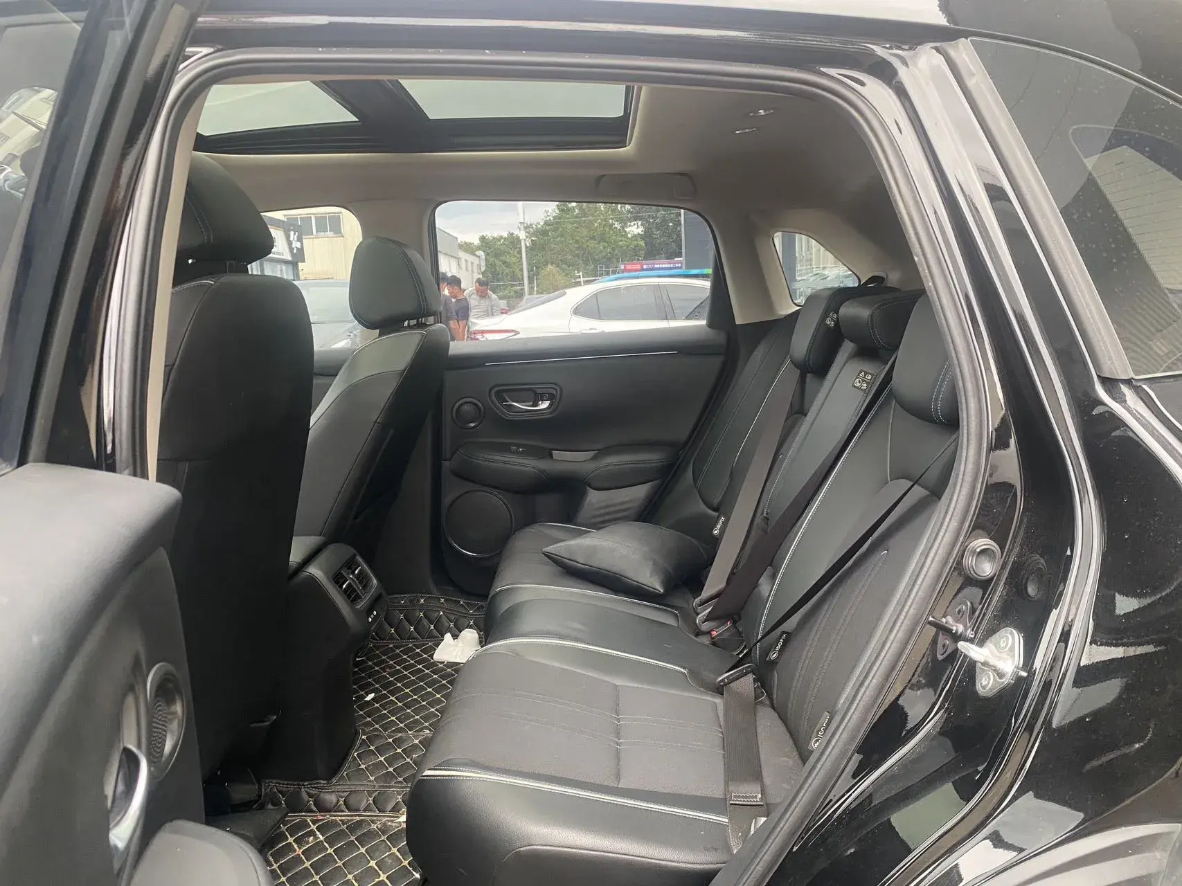 2024 HONDA HR-V thumbnail 4