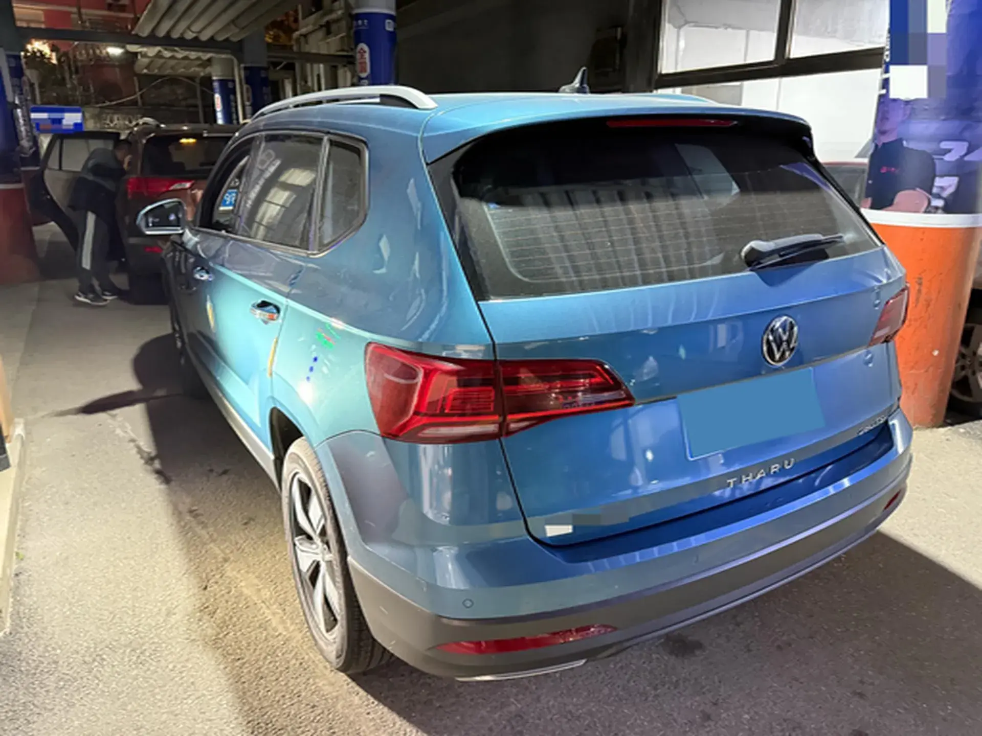 2021 VOLKSWAGEN THARU thumbnail 4