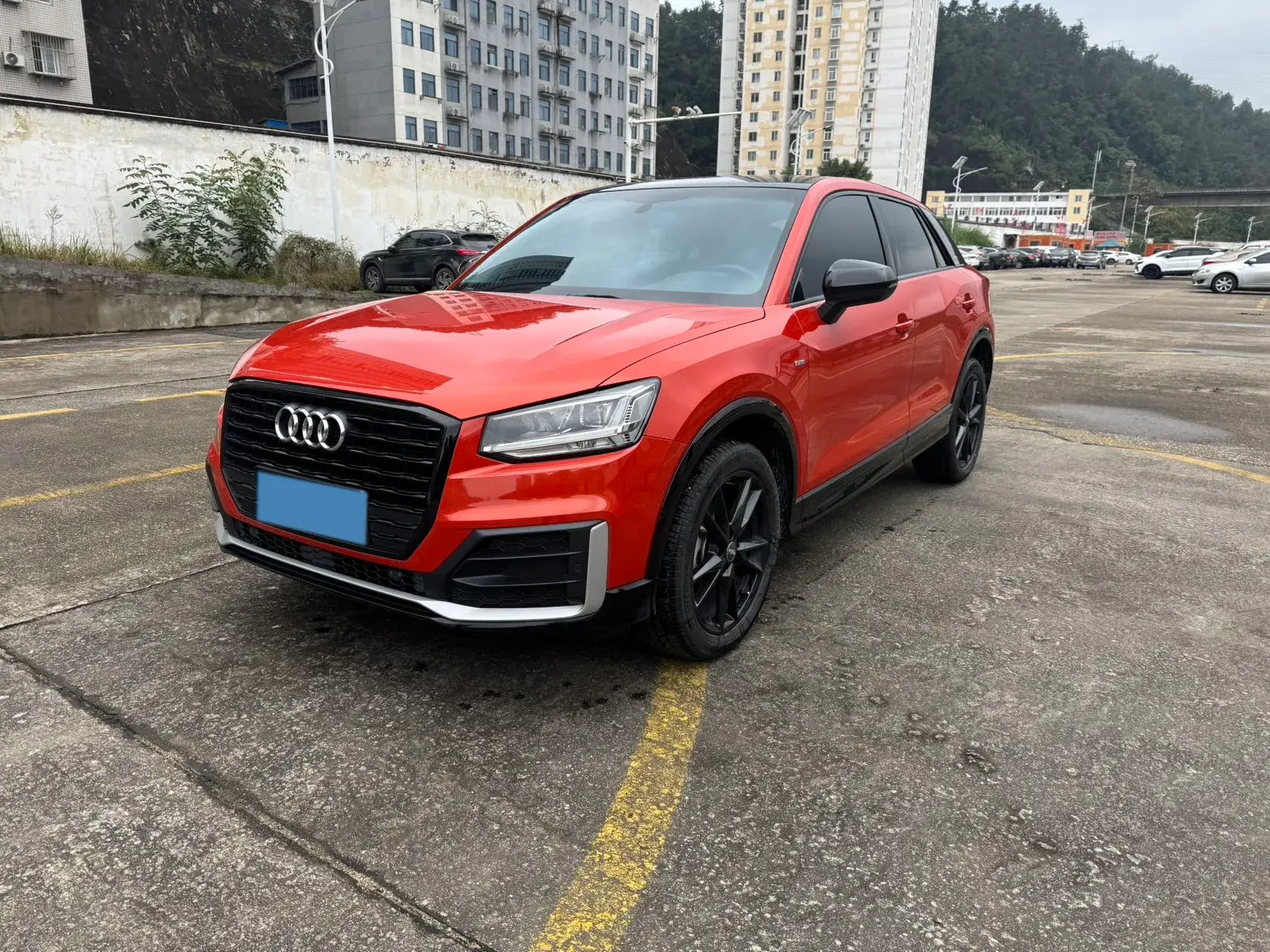 2021 AUDI Q2L view 1