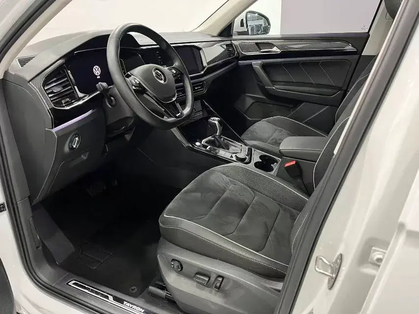 2020 VOLKSWAGEN TAYRON thumbnail 4