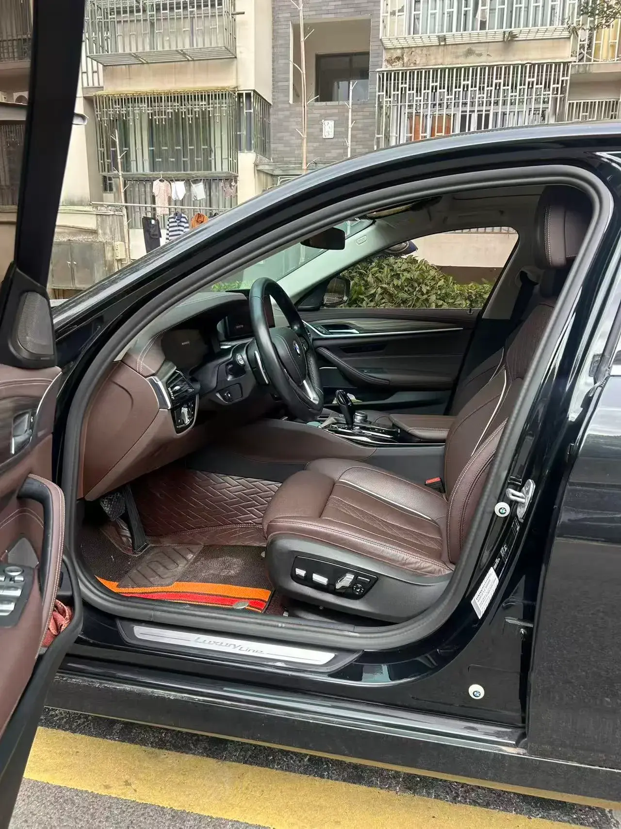 2022 BMW 5 thumbnail 4