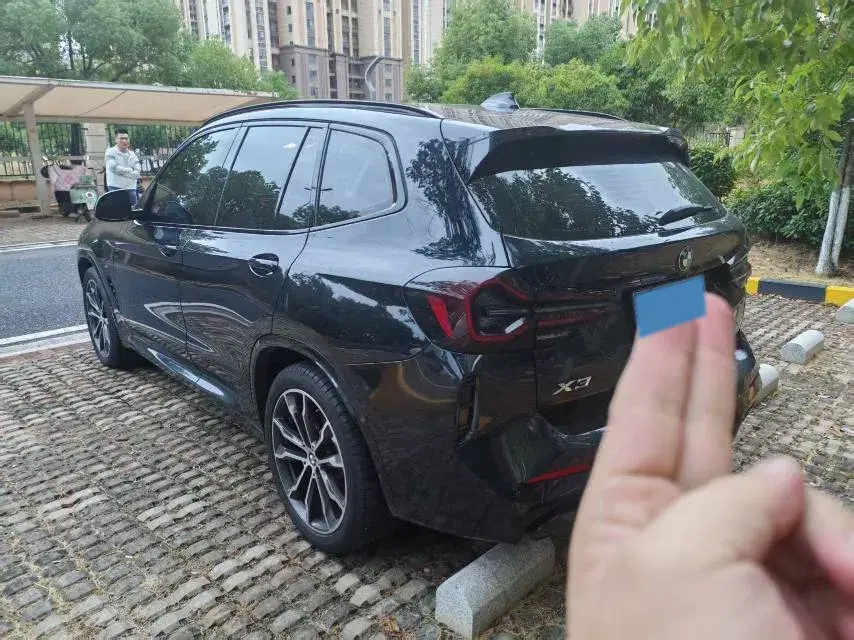 2022 BMW X3 thumbnail 4