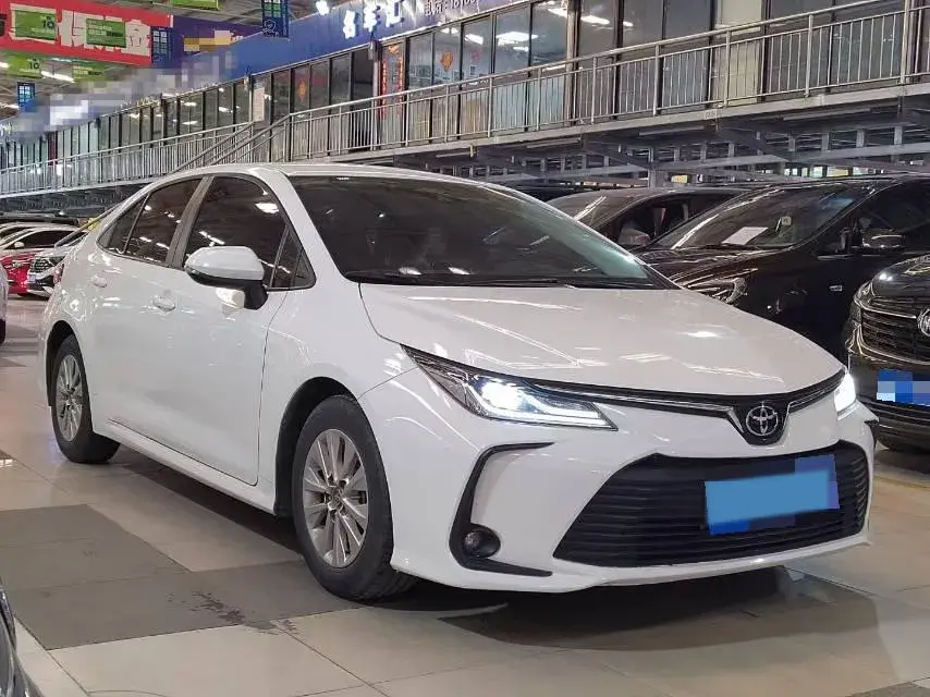 2021 TOYOTA COROLLA thumbnail 3