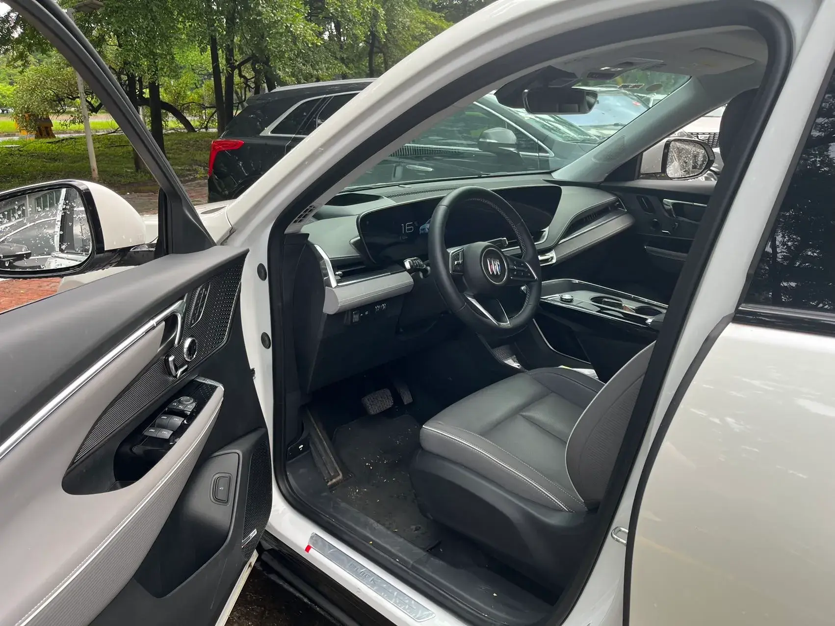 2024 BUICK E5 thumbnail 3