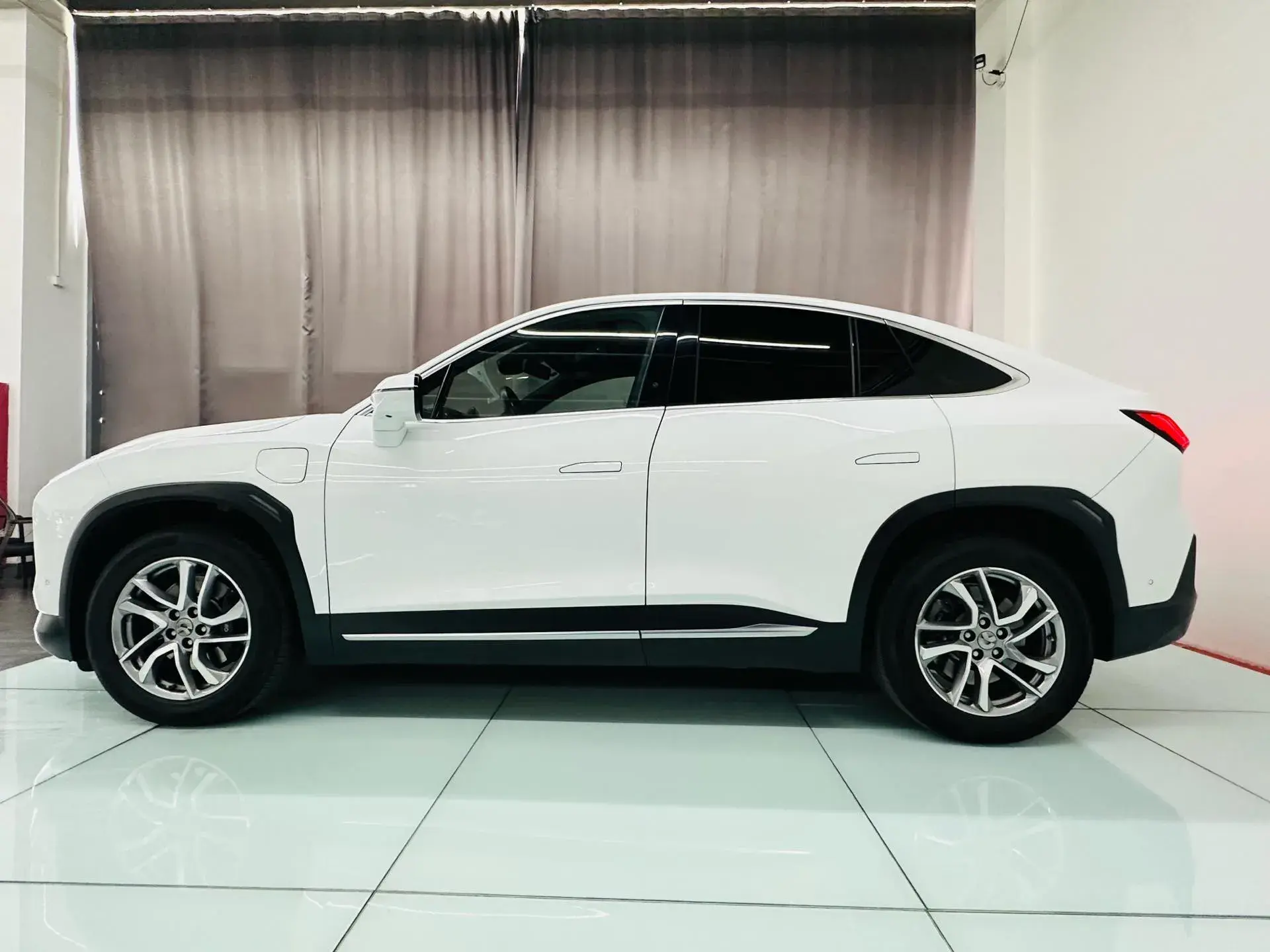 2022 NIO ES6 thumbnail 3