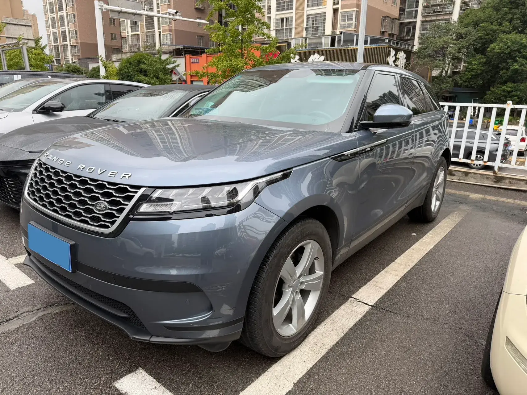 2020 LAND ROVER view 1