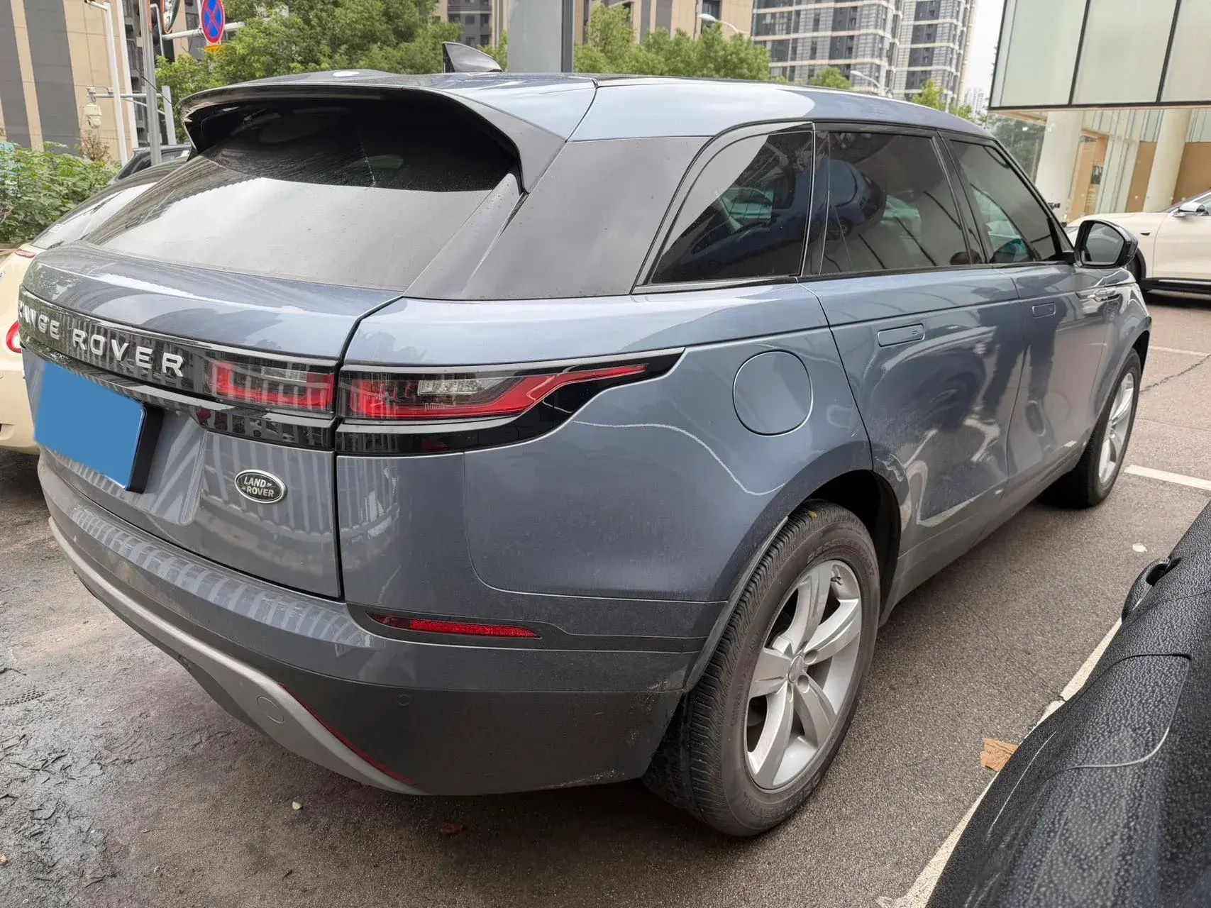 2020 LAND ROVER thumbnail 4