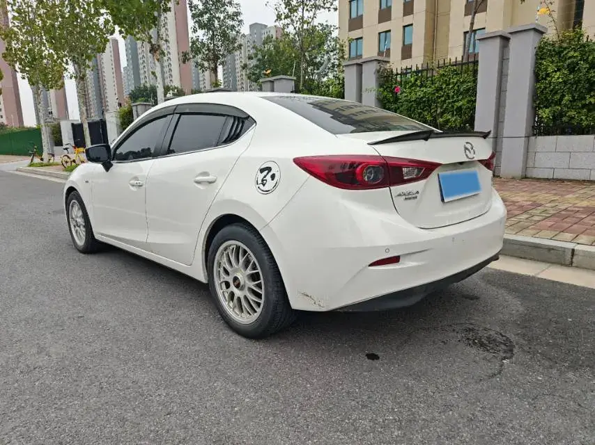 2017 MAZDA 3 thumbnail 4