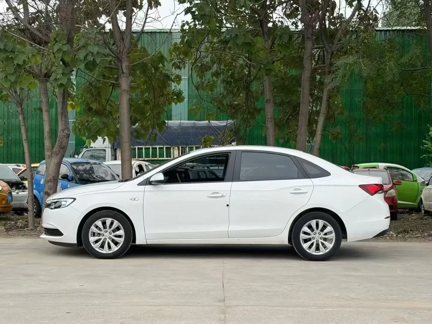 2021 BUICK EXCELLE thumbnail 3