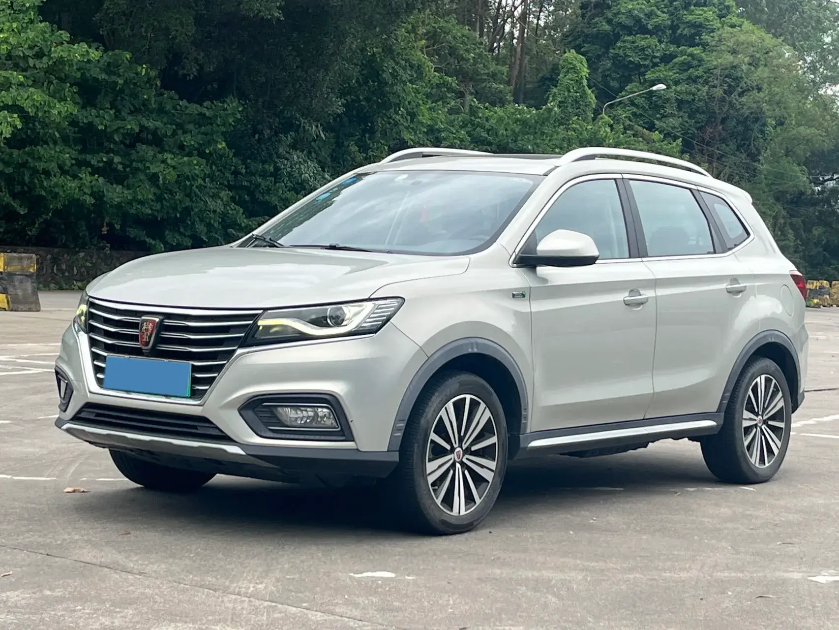 2017 ROEWE RX5 view 1