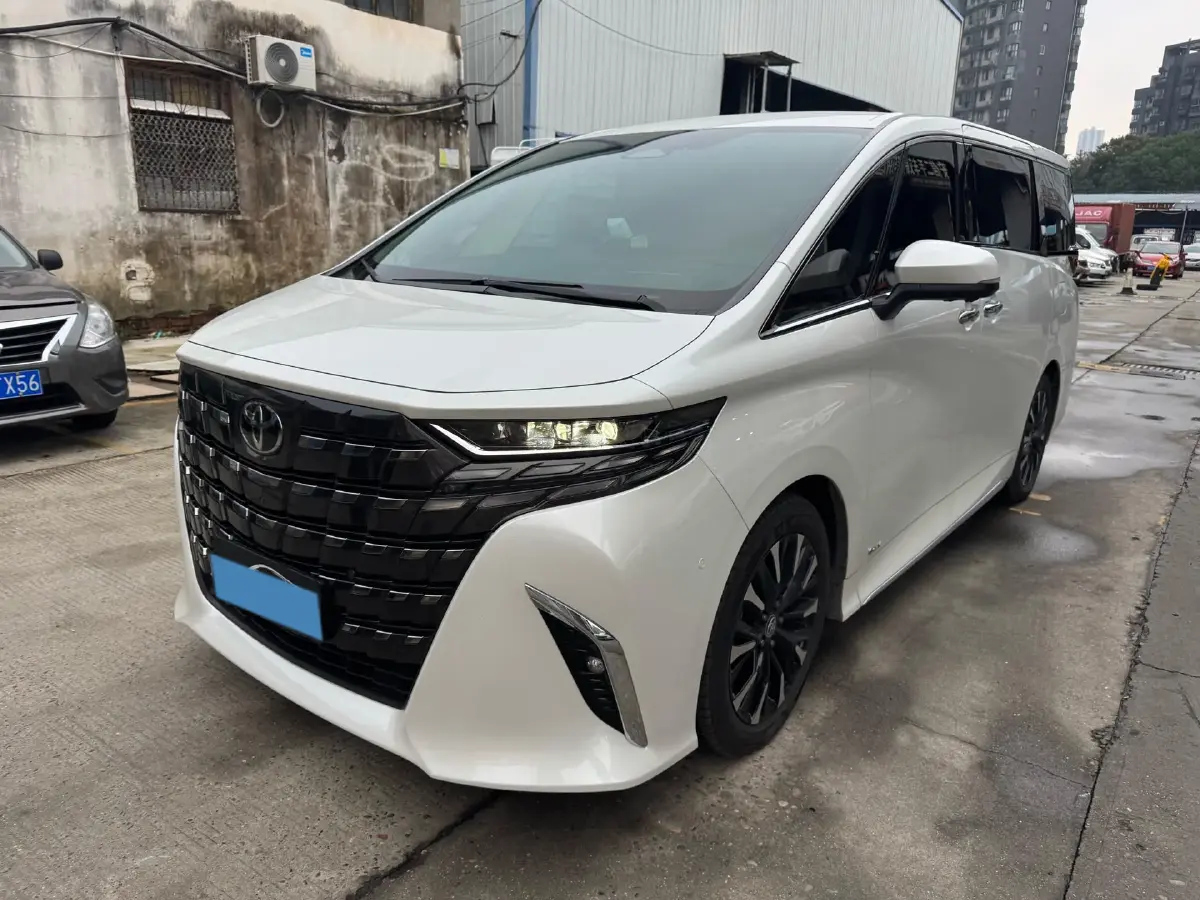 2024 Toyota Alphard 2.5L 190HP L4 E-CVT Hybrid