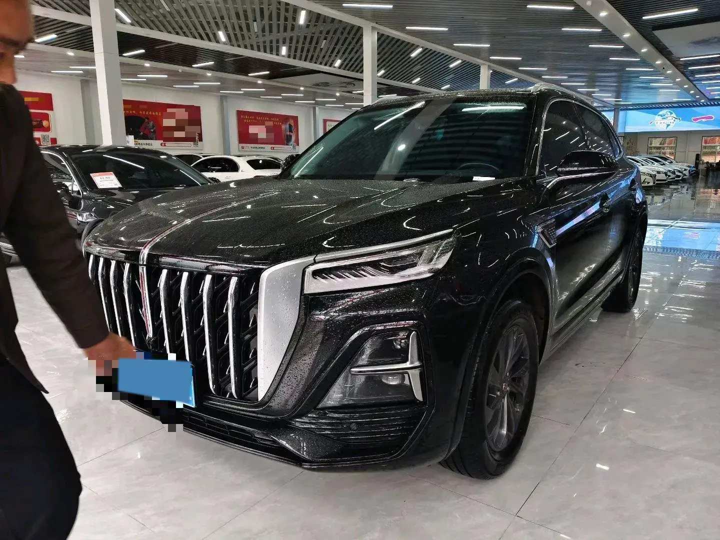 2023 HONGQI HS5 view 1