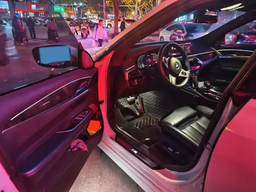 2021 BMW 6 thumbnail 3