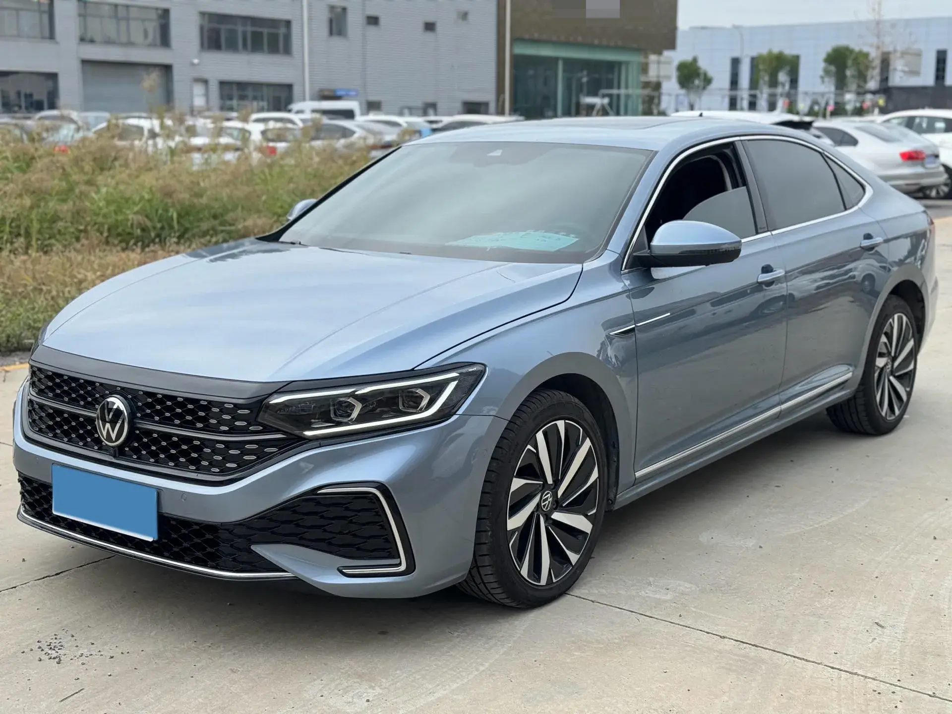 2021 VOLKSWAGEN PASSAT view 1