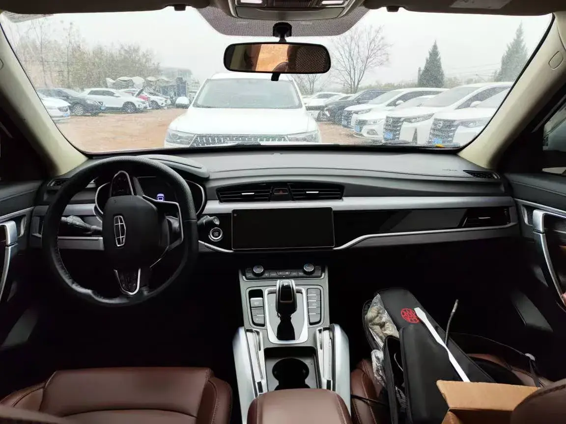 2021 GEELY AZKARRA thumbnail 3