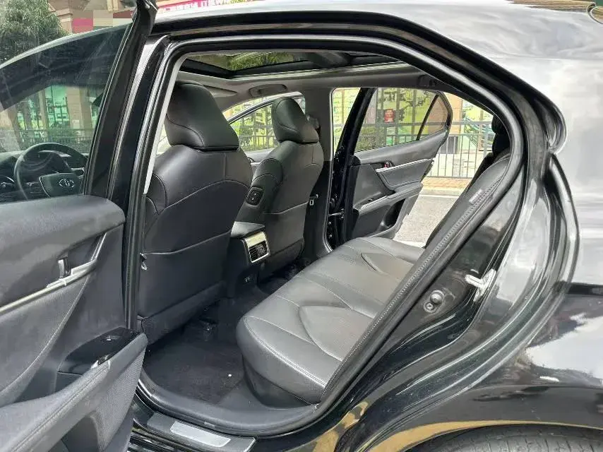 2019 TOYOTA CAMRY thumbnail 3