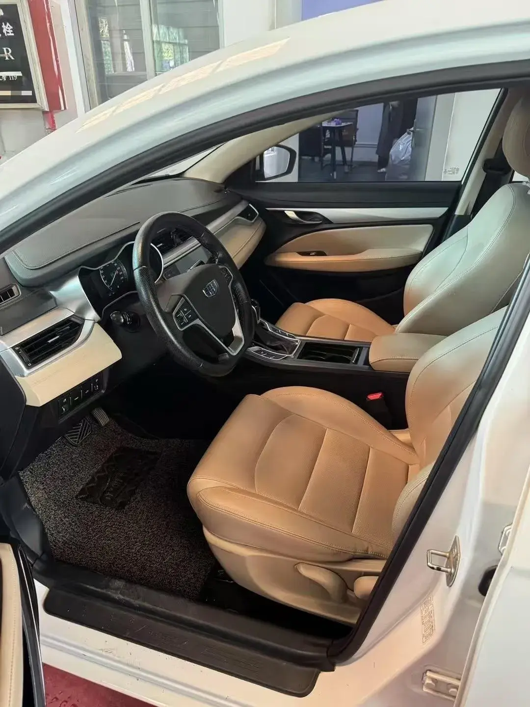 2018 GEELY EMGRAND thumbnail 3