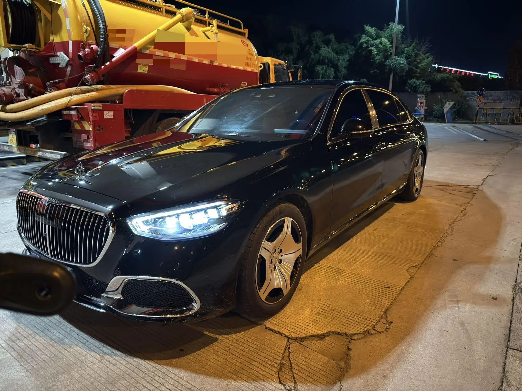 2023 MERCEDES-BENZ MAYBACH view 1