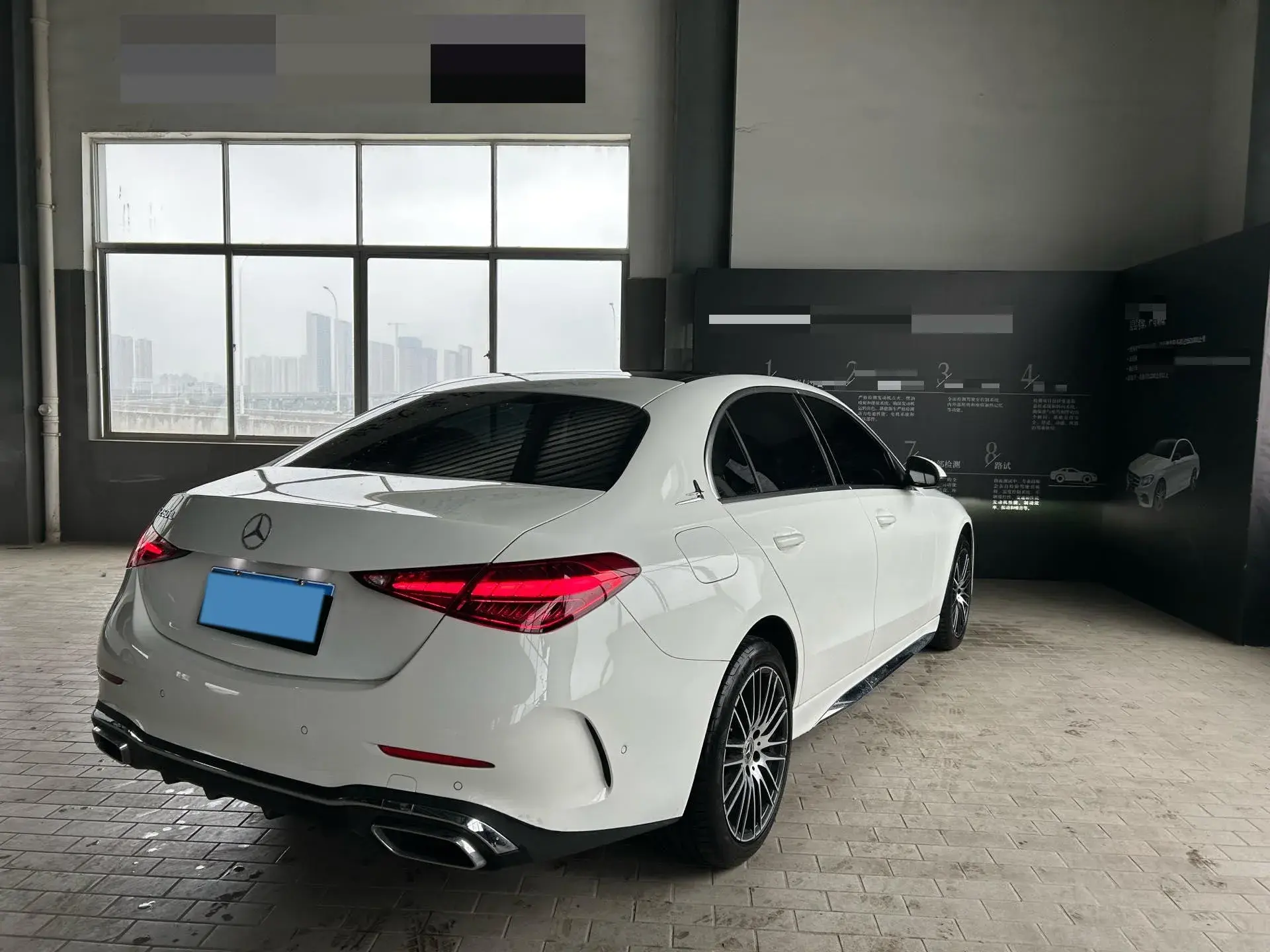 2025 MERCEDES-BENZ C thumbnail 4