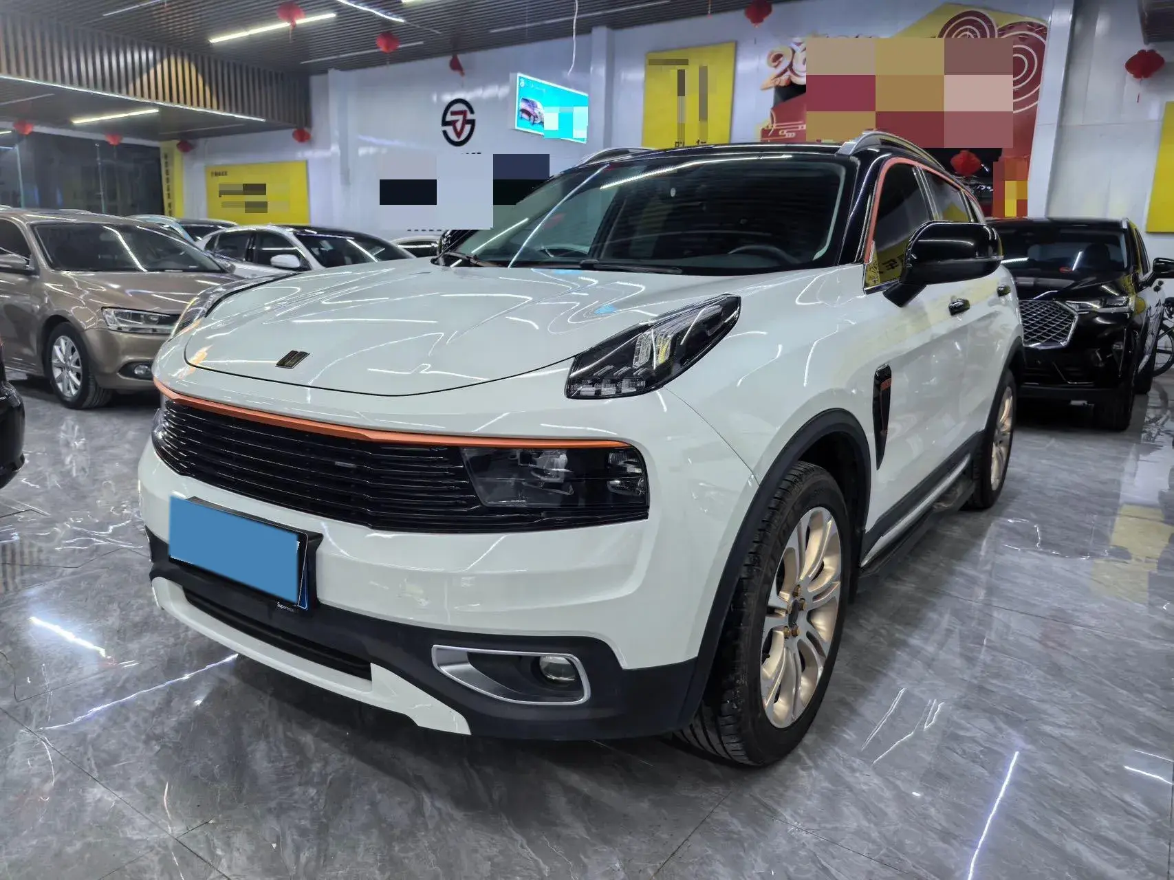 2018 LYNK&CO 01 view 1