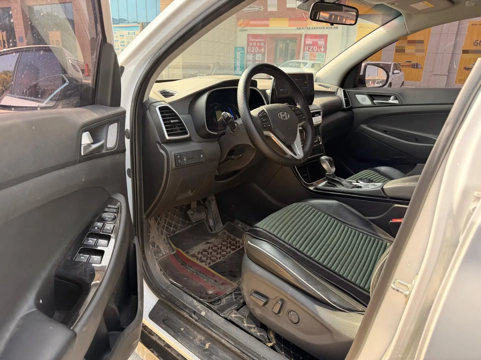 2020 HYUNDAI TUCSON thumbnail 4