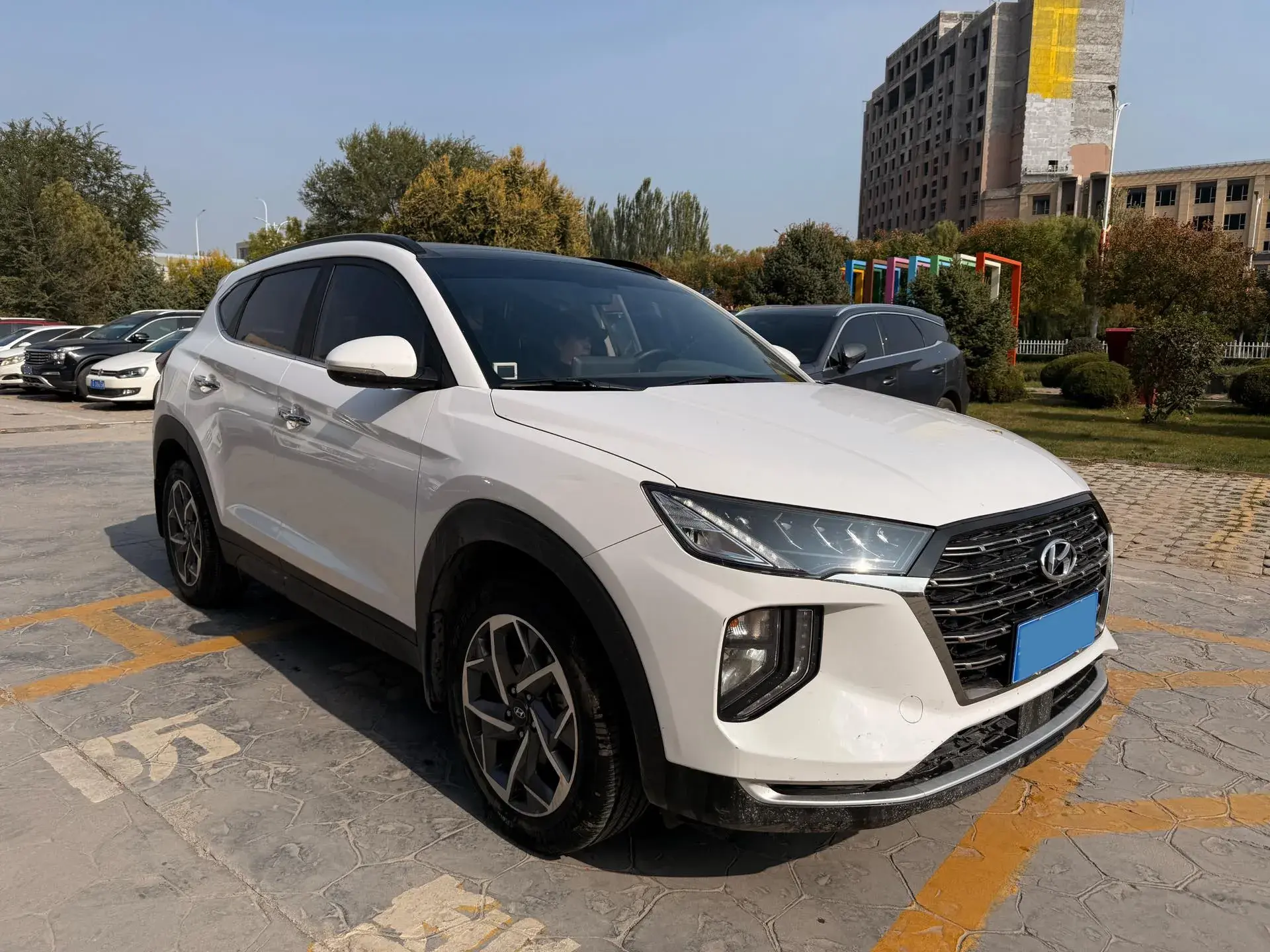 2020 HYUNDAI TUCSON thumbnail 3