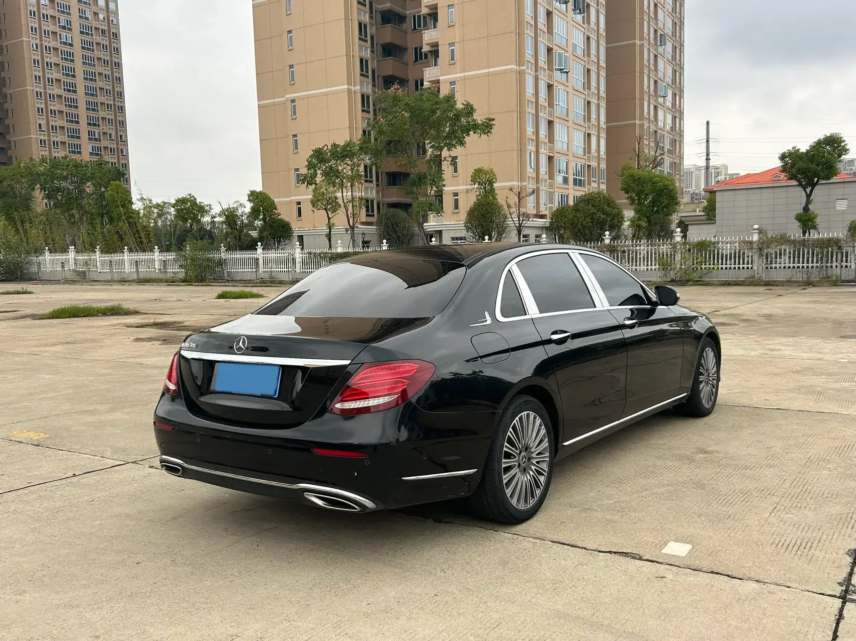 2020 MERCEDES-BENZ E thumbnail 4