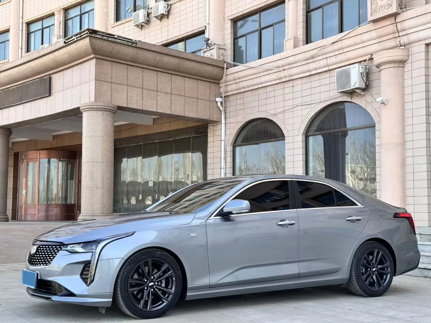 2023 CADILLAC CT4 view 1