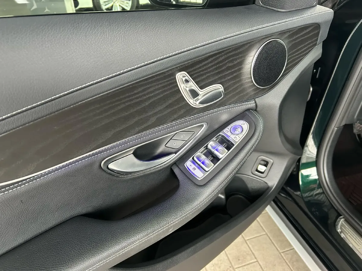 2020 Mercedes-Benz C Class 1.5T 156HP L4 9AT,autocango,china used car exporter,china ev exporter,chinese used car exporter,chinese used ev exporter