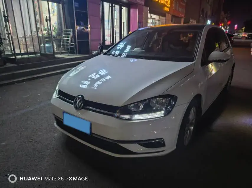 2019 VOLKSWAGEN GOLF view 1