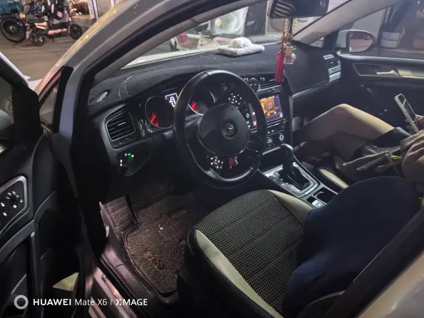 2019 VOLKSWAGEN GOLF thumbnail 4