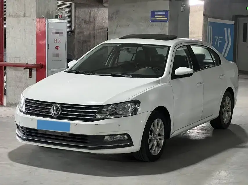 2017 VOLKSWAGEN LAVIDA view 1