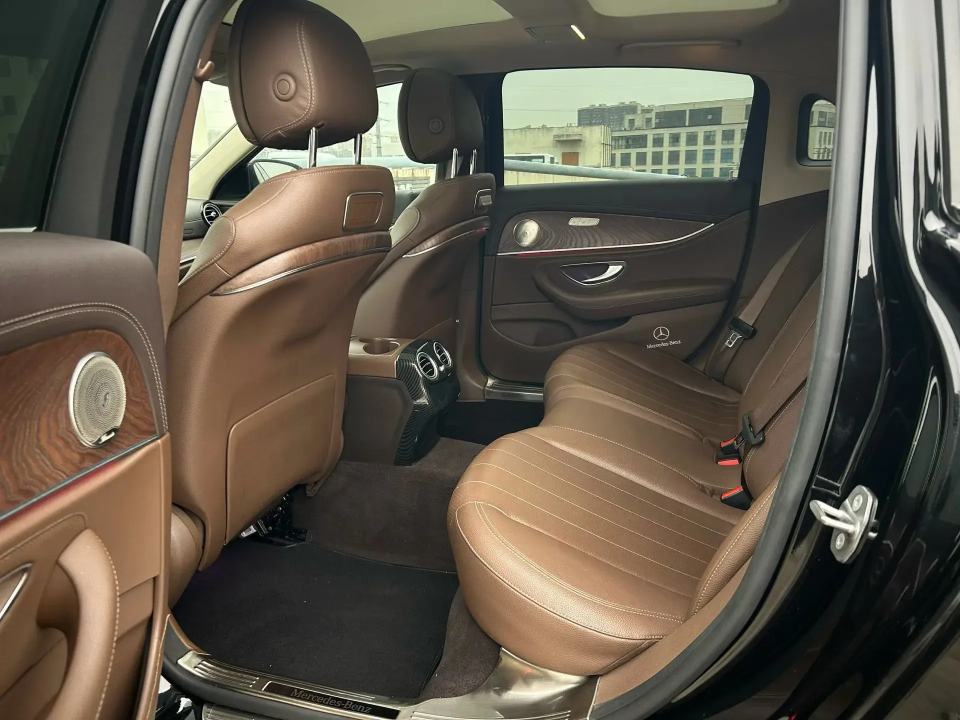 2020 MERCEDES-BENZ E thumbnail 4