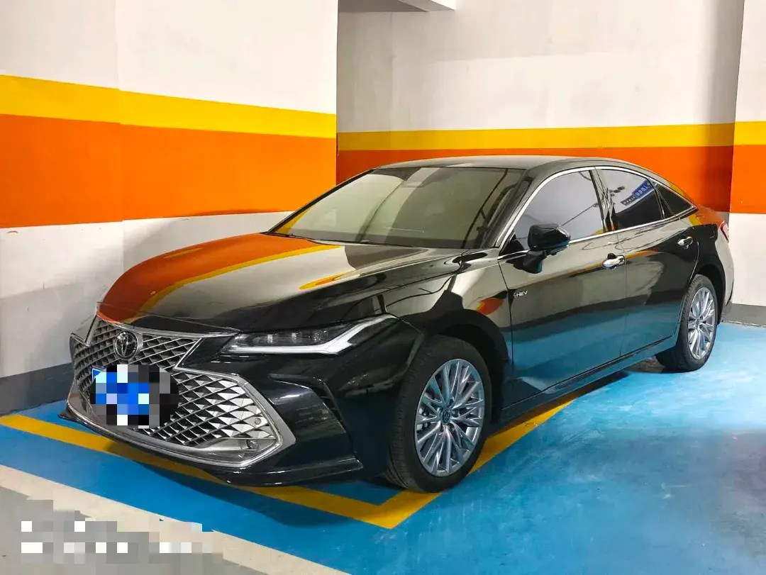 2024 TOYOTA AVALON view 1
