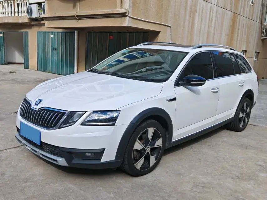 2018 SKODA OCTAVIA view 1