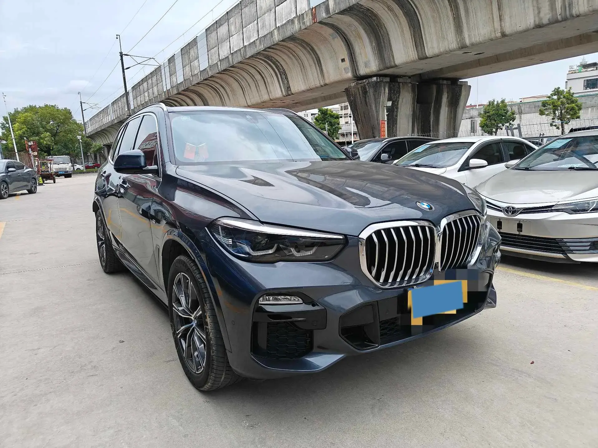 2020 BMW X5 thumbnail 3