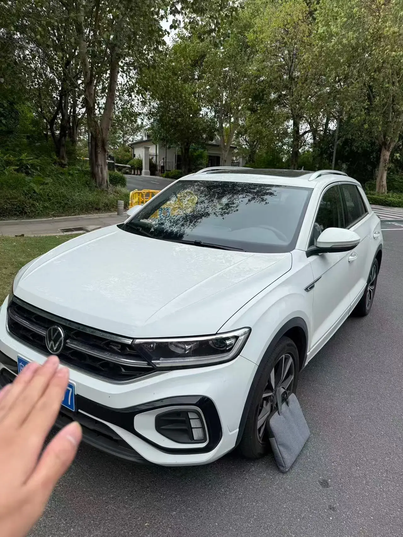 2024 VOLKSWAGEN T-ROC view 1