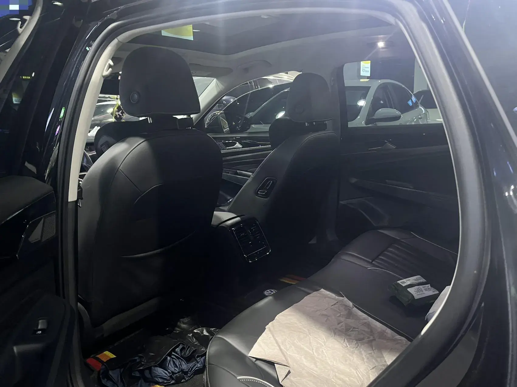 2023 VOLKSWAGEN PASSAT thumbnail 3