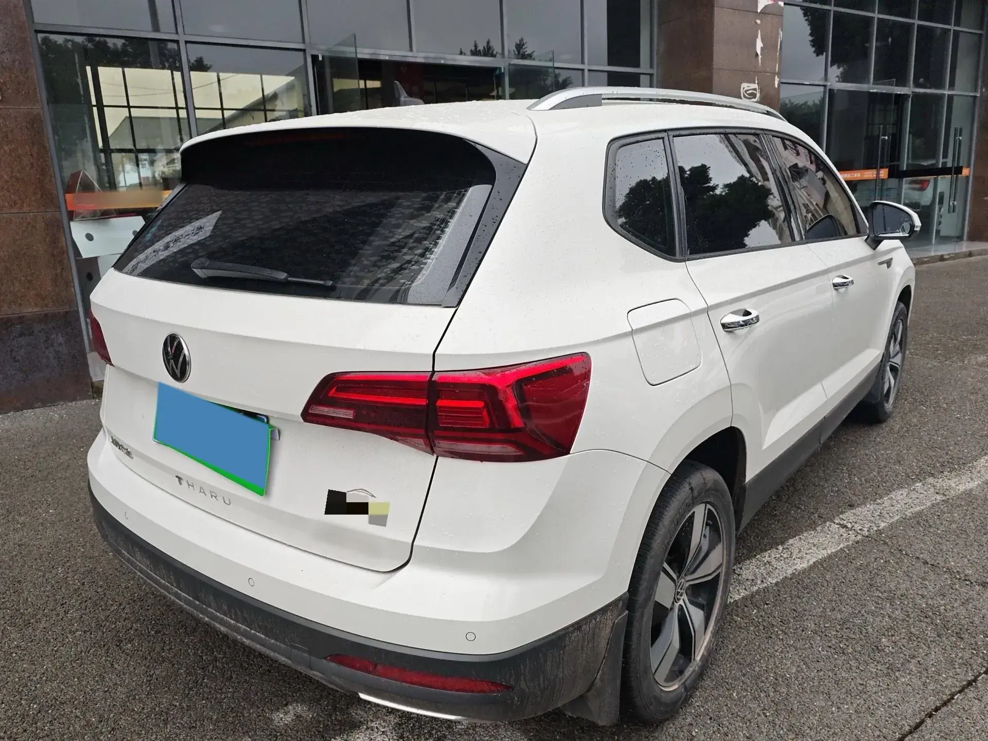 2021 VOLKSWAGEN THARU thumbnail 4