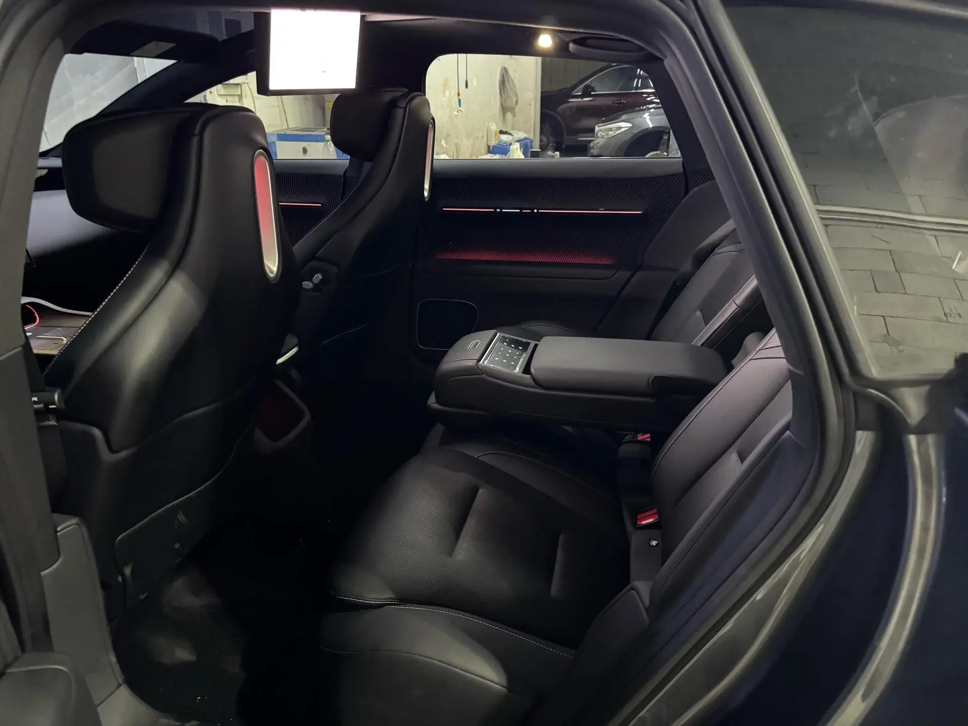 2025 AVATR 12 thumbnail 4