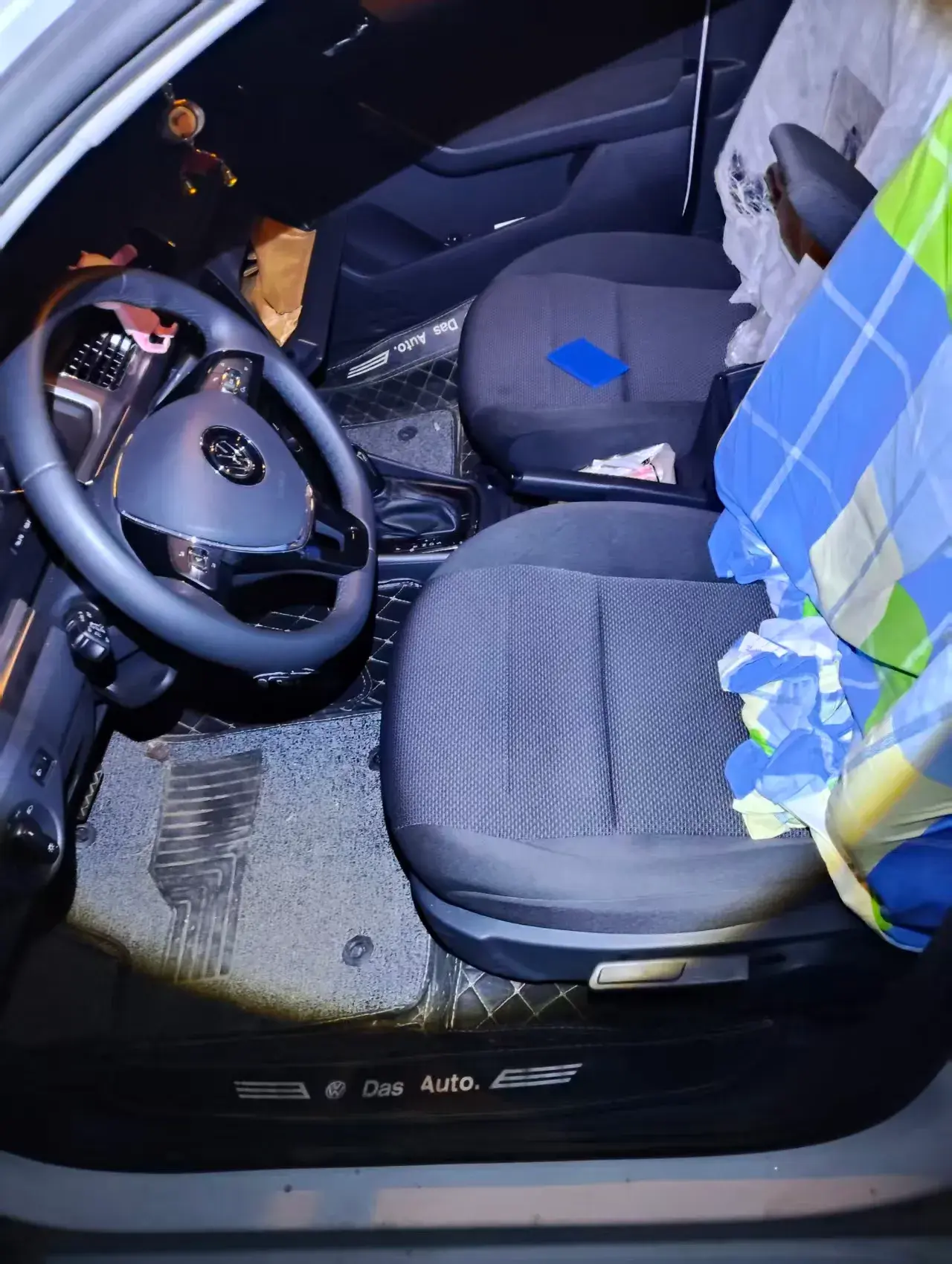 2019 VOLKSWAGEN BORA thumbnail 4