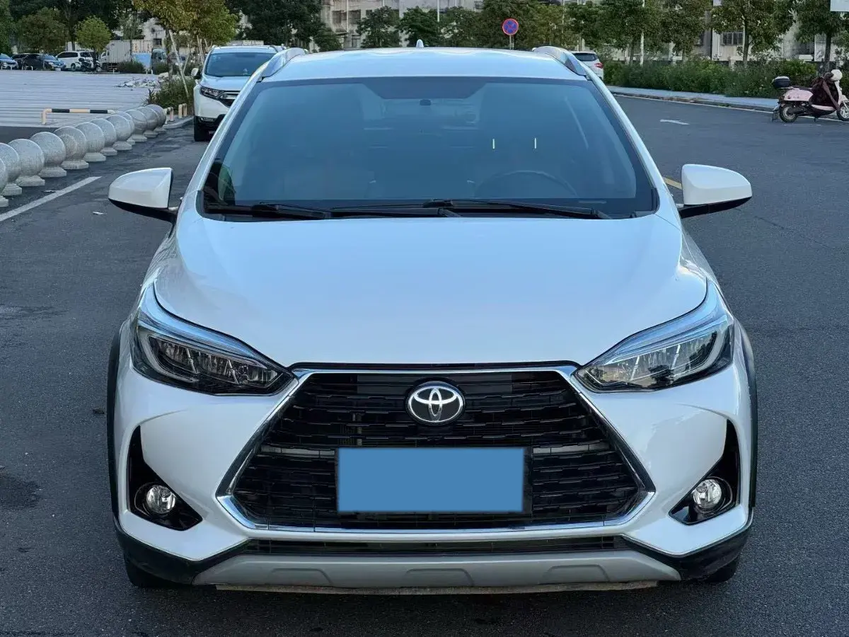 2021 TOYOTA YARIS thumbnail 2