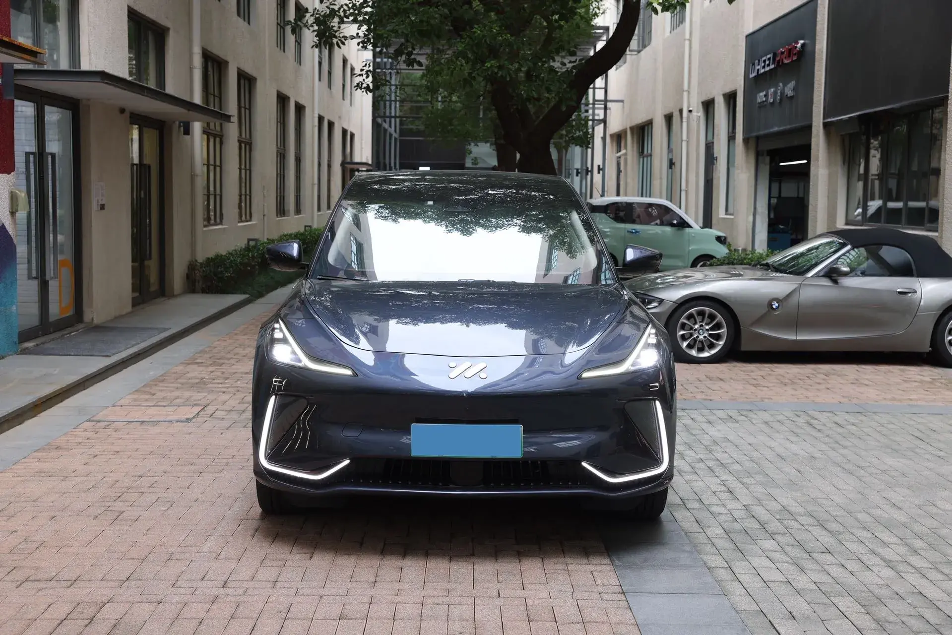 2023 IM LS7 thumbnail 2