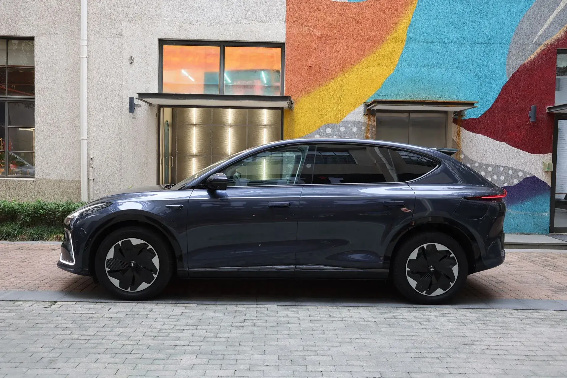 2023 IM LS7 thumbnail 3