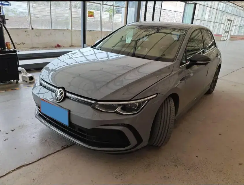 2021 VOLKSWAGEN GOLF view 1