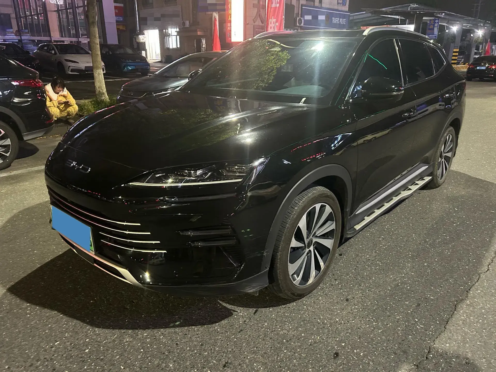 2023 BYD SONG view 1