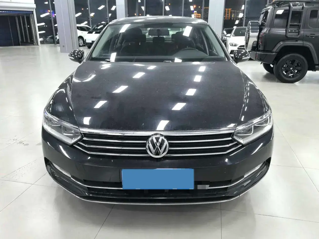 2019 VOLKSWAGEN MAGOTAN thumbnail 2