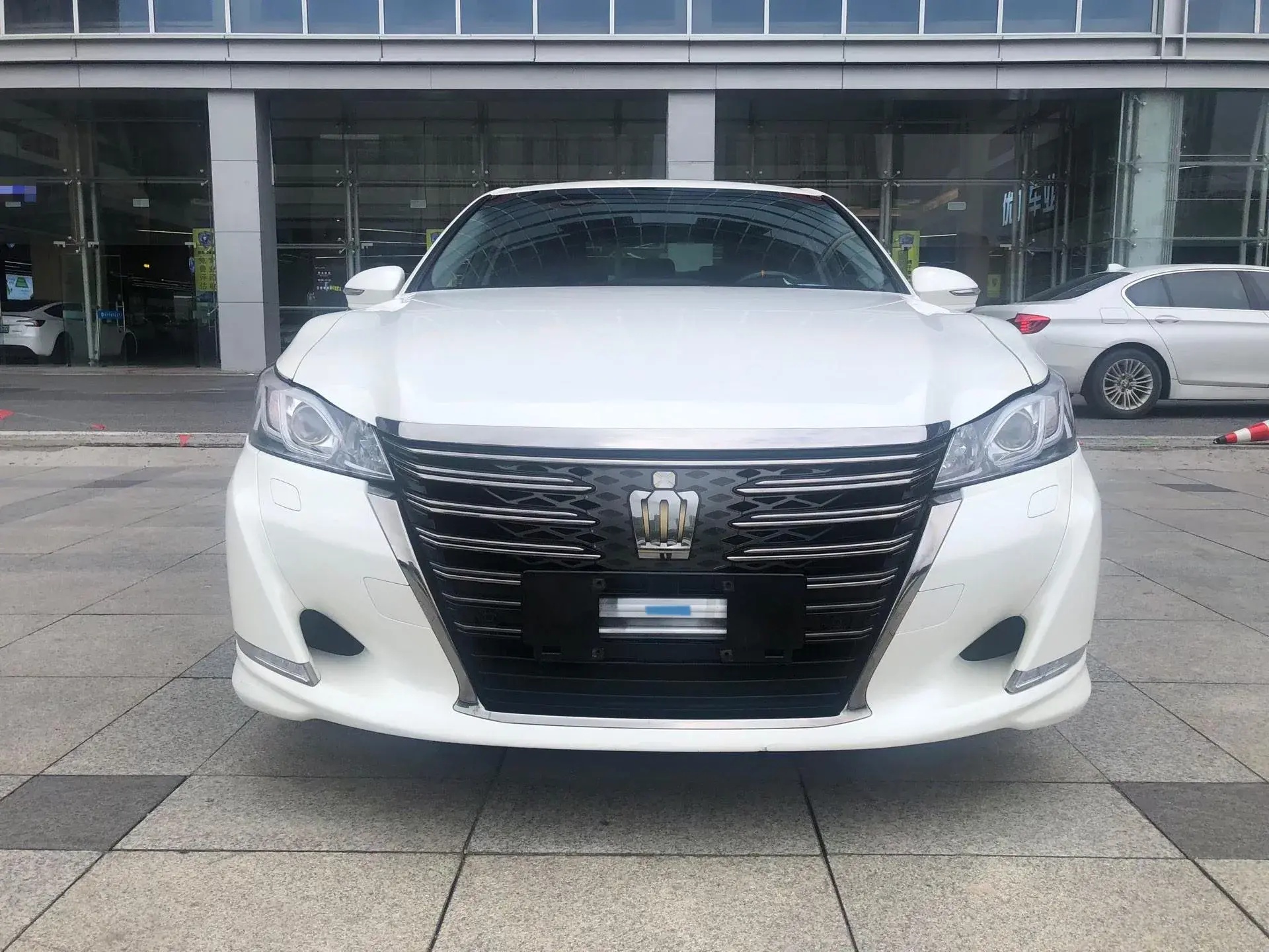 2018 TOYOTA CROWN thumbnail 2